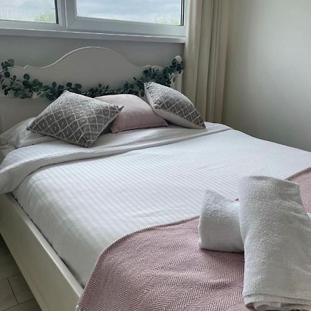 カーディフCozy Flat 15 Mins From City Centre With Parkingアパートメント エクステリア 写真